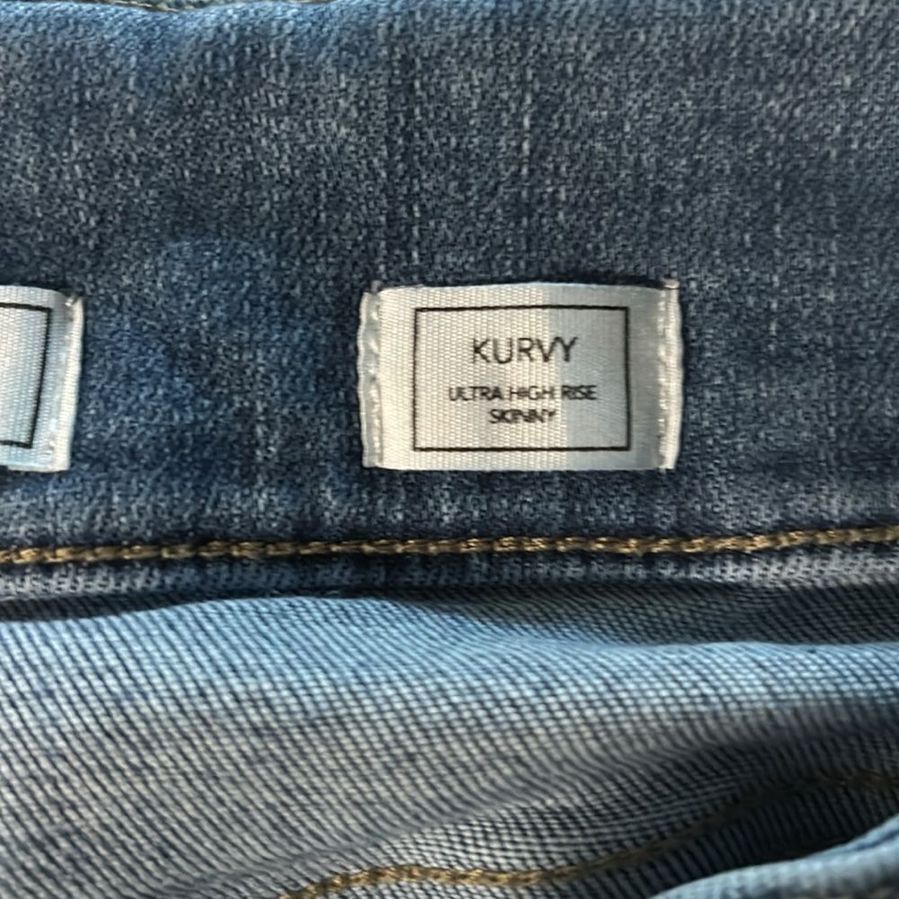 Kan can woman’s distressed stretchy skinny high rise jeans 5 pockets size 28. - Picture 8 of 9